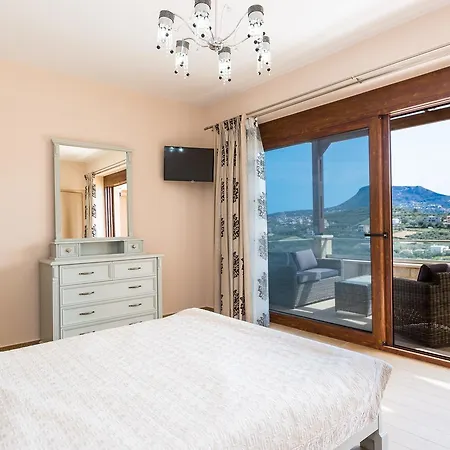Levanda Luxury Stone Villa *